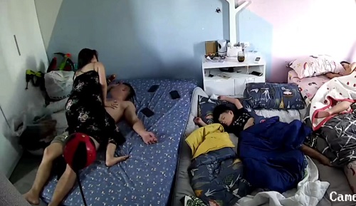 Vợ dâm nứng lồn nhảy lên người chồng cưỡi ngựa